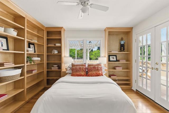 41 Regent Place, Palo Alto CA: https://media.crmls.org/mediaz/29db5093-cd8d-4e13-9e5b-80ca7a8ca56c.jpg