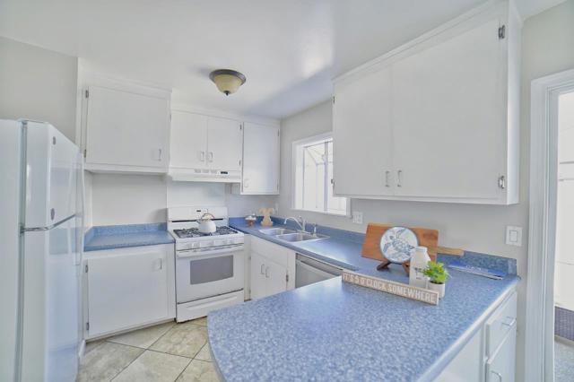 335 Grove Street, Half Moon Bay CA: https://media.crmls.org/mediaz/29dbb079-c6dc-414a-ad89-3ea06239f0b7.jpg