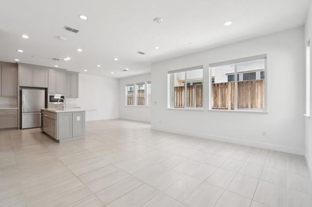 1363 S Shields Avenue, Mountain House CA: https://media.crmls.org/mediaz/29dc8afc-7fbe-486a-98a7-5e2434a1779f.jpg
