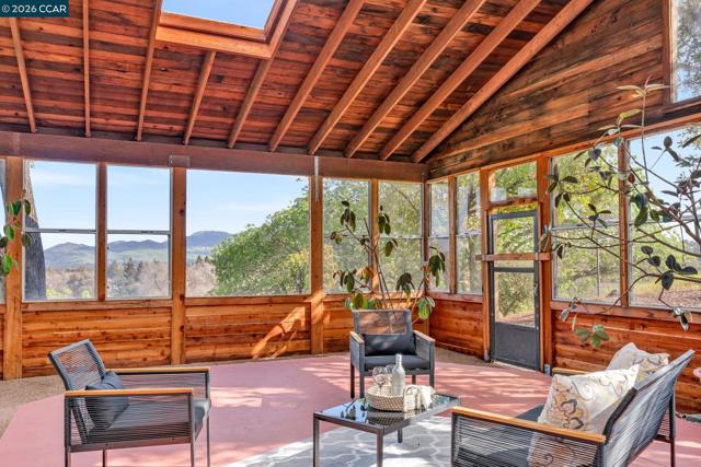 Image 33 of 49 For 2081 Essenay Ave