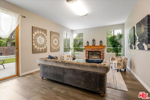 12084 London Grove Court, Moorpark CA: https://media.crmls.org/mediaz/29dda15f-9a45-4d7d-ae0f-515d529c1c3d.jpg