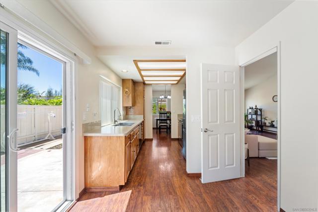 2708 MEDFORD CT, Carlsbad CA: https://media.crmls.org/mediaz/29df12f3-0146-4157-a42d-12dcc01df2c8.jpg