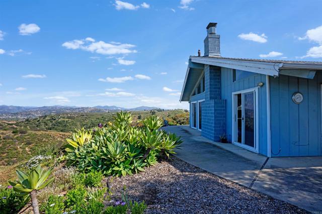 Detail Gallery Image 15 of 31 For 5221 Olive Hill Rd, Fallbrook,  CA 92028 - 7 Beds | 4 Baths