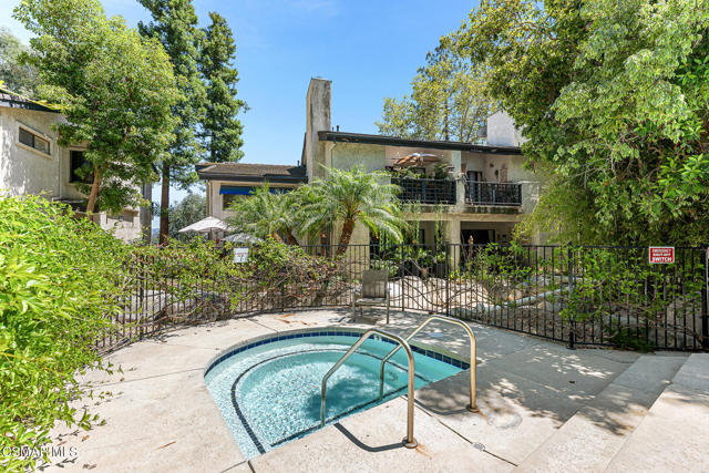 5720 Skyview Way, Agoura Hills CA: https://media.crmls.org/mediaz/29e01bde-f68d-4fb8-b34c-855bfe151784.jpg