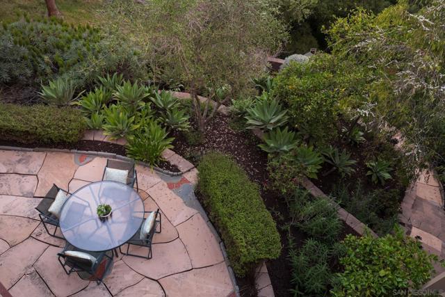2810 Ivy Street, San Diego CA: https://media.crmls.org/mediaz/29e0778b-9f2c-44ec-bf34-42f53dcee0f9.jpg