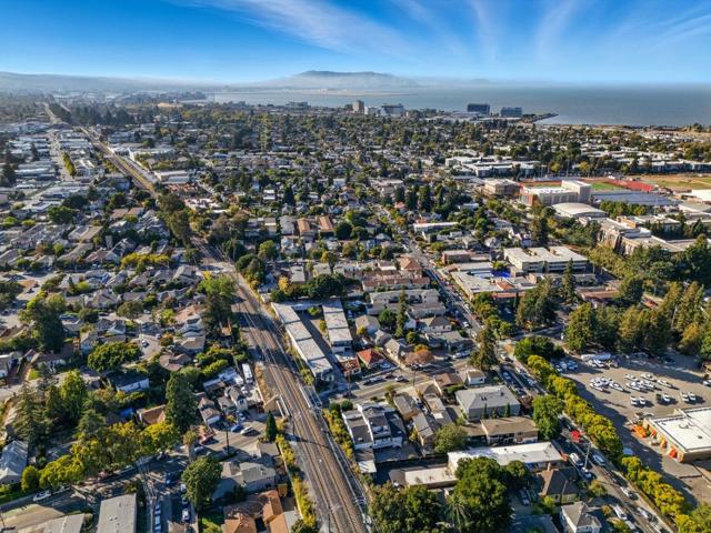 369 N Claremont Street, San Mateo CA: https://media.crmls.org/mediaz/29e09bcb-cea8-46bf-8347-cda8be967707.jpg
