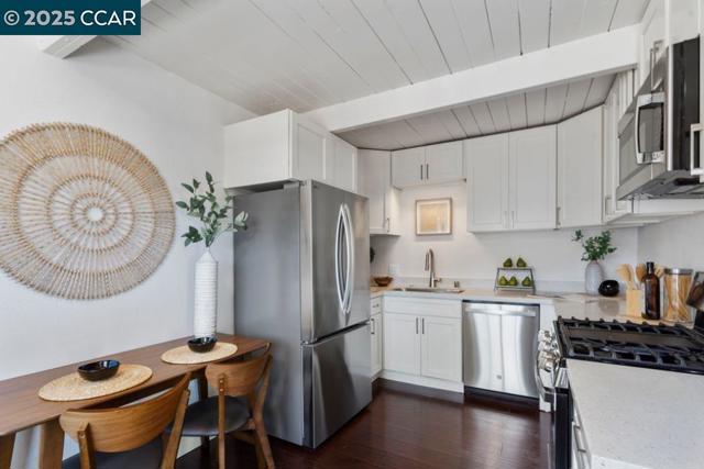 1275 Frances Rd, San Pablo CA: https://media.crmls.org/mediaz/29e10c42-2a27-42b3-a368-1f4862333860.jpg