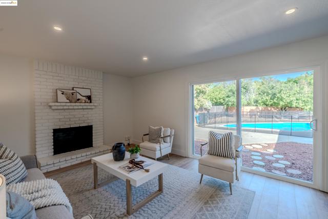 3354 S Francisco Way, Antioch CA: https://media.crmls.org/mediaz/29e1335c-2822-4e28-859a-56c940098b95.jpg