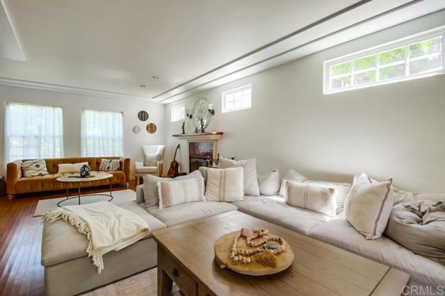 4141 Whittier Street, Ocean Beach (San Diego) CA: https://media.crmls.org/mediaz/29e1ce02-bb65-40dc-9a53-c51286be8ca9.jpg