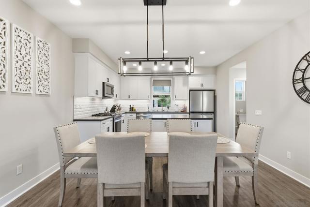 4382 Pacifica Way, Oceanside CA: https://media.crmls.org/mediaz/29e2071a-4077-44e8-8372-0968ec5c3112.jpg