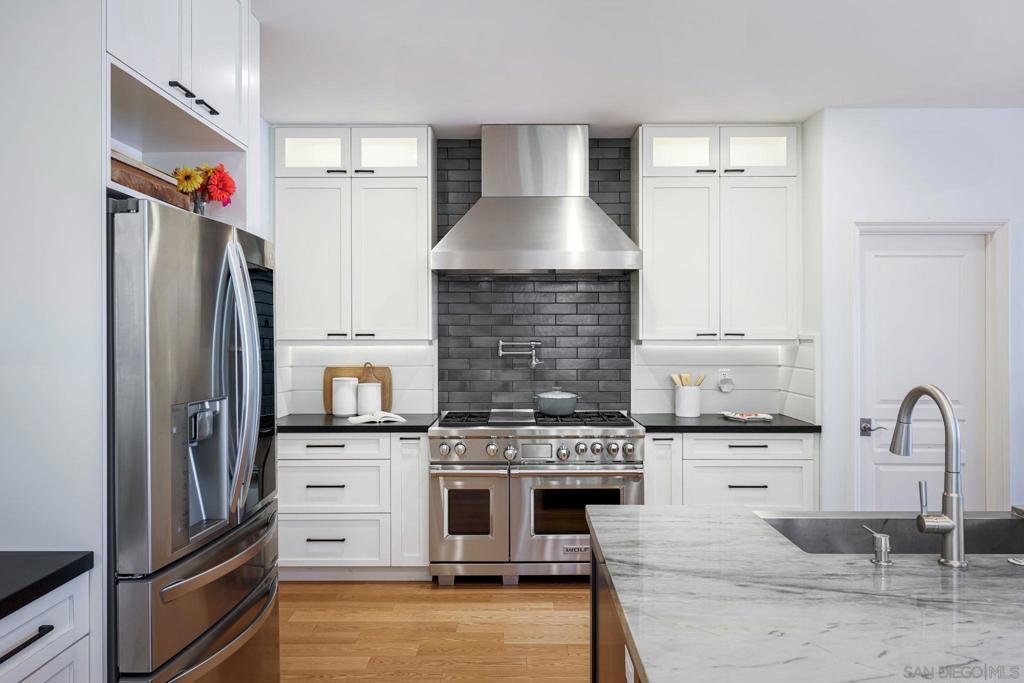 MLS #250033578SD img 2