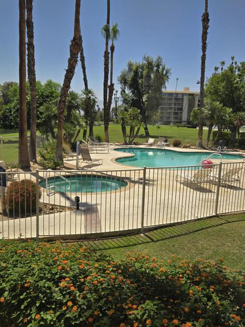 910 Island Drive, Rancho Mirage CA: https://media.crmls.org/mediaz/29e321f0-c529-4bb2-b7be-59b6b42dea74.jpg