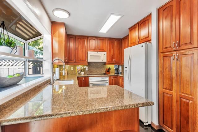 856 Erickson Lane, Foster City CA: https://media.crmls.org/mediaz/29e325b8-6040-4884-9da9-0f6532e106cd.jpg