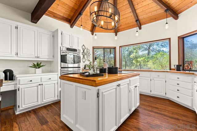 1308 Lakedale Rd, Santa Ysabel CA: https://media.crmls.org/mediaz/29e32d2b-f963-4c06-b3b8-85fdc71b0e02.jpg