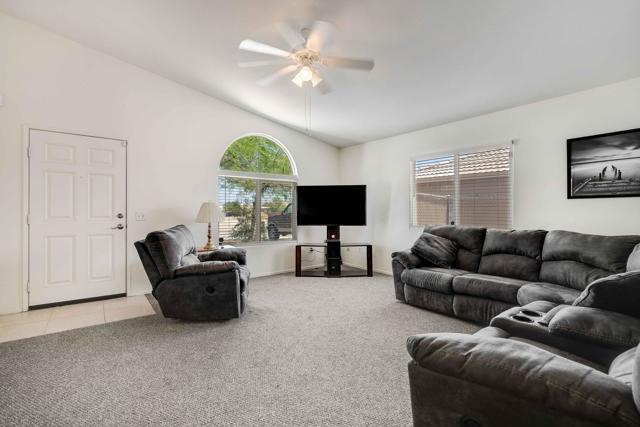 Image 19 of 46 For 1229 Roselle Avenue