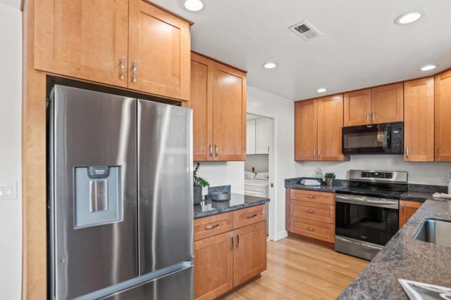 26 Saw Mill Court, Mountain View CA: https://media.crmls.org/mediaz/29e4bdd1-dc51-45a9-a97e-6a65c0da0930.jpg