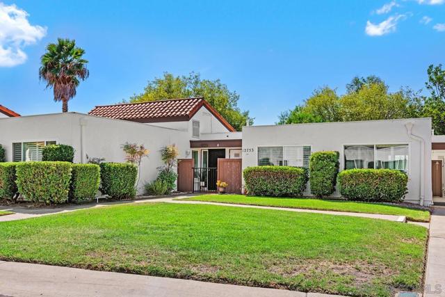 12753 Caminito Cancion, San Diego CA: https://media.crmls.org/mediaz/29e4c975-6423-4417-9d6b-2cfab6ee5bf0.jpg
