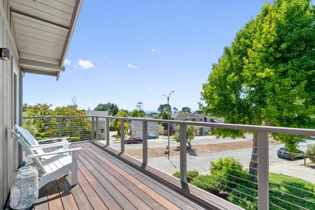 1975 Seascape Boulevard, Aptos CA: https://media.crmls.org/mediaz/29e536c7-a7a3-4062-a2b1-9829519d8e1e.jpg