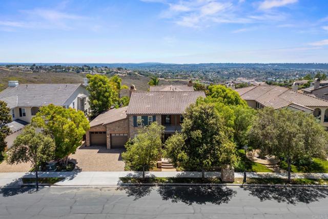 3219 Corte Paloma, Carlsbad CA: https://media.crmls.org/mediaz/29e54d27-019f-4d97-9fe4-36e4590392e9.jpg