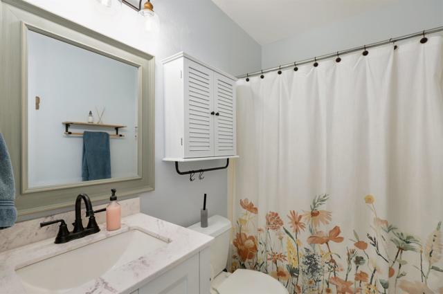 10840 Macouba Pl, San Diego CA: https://media.crmls.org/mediaz/29e56690-f70b-42cd-b5e3-3ce20fd0224e.jpg