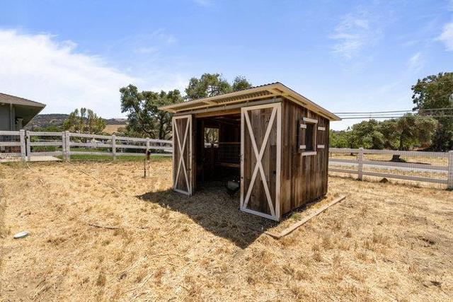 2985 Roop Road, Gilroy CA: https://media.crmls.org/mediaz/29e5677c-579a-43dc-80b4-cfc820ff3844.jpg