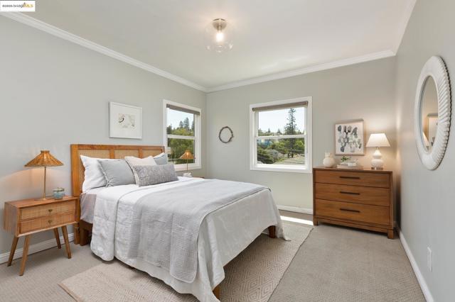 131 Sonia St, Oakland CA: https://media.crmls.org/mediaz/29e57a51-c71f-4e82-86eb-fde1a23f0eb5.jpg