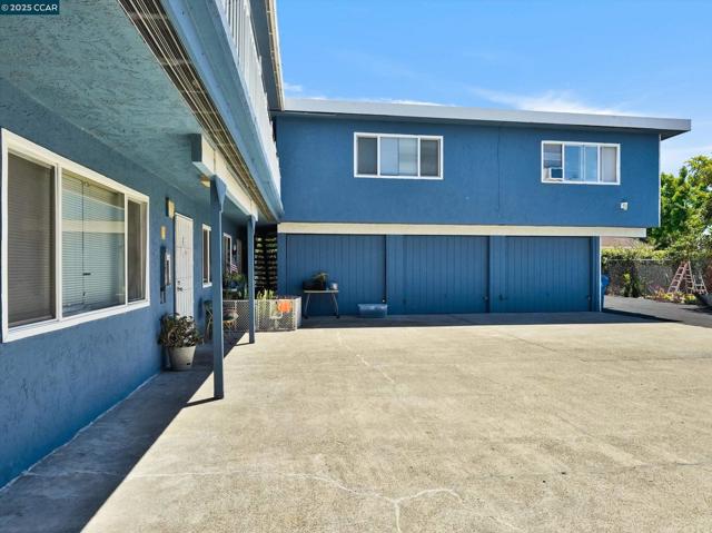 2518 Manchester Ave, San Pablo CA: https://media.crmls.org/mediaz/29e63a21-cbb6-486e-8519-2a6a1912f523.jpg