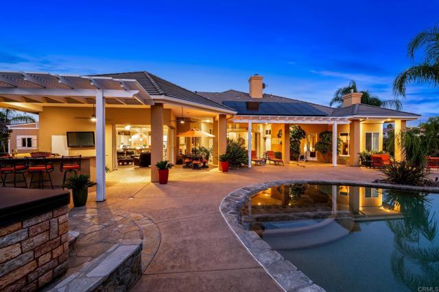 2772 Firebrand Drive, Alpine CA: https://media.crmls.org/mediaz/29e68ffc-d8e4-4cba-a6be-8280d523dab3.jpg
