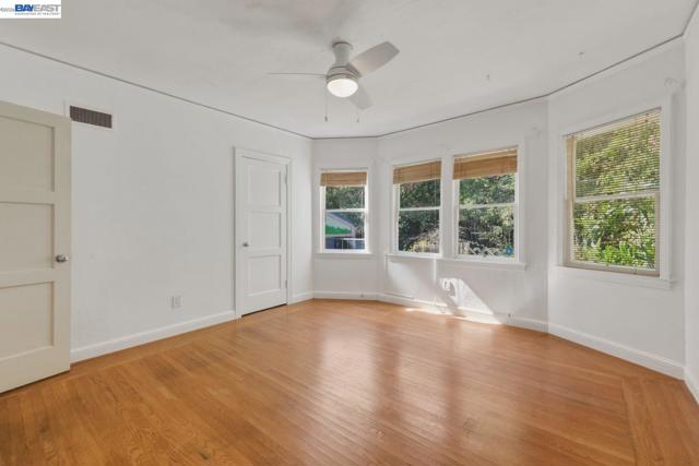 3890 Serrano St, Martinez CA: https://media.crmls.org/mediaz/29e70e23-cc84-41ef-9e01-94ebeafaa25b.jpg