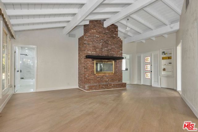1084 W west Marshall Boulevard, San Bernardino CA: https://media.crmls.org/mediaz/29e714d1-e889-4ee5-85b2-6999bb220fa2.jpg