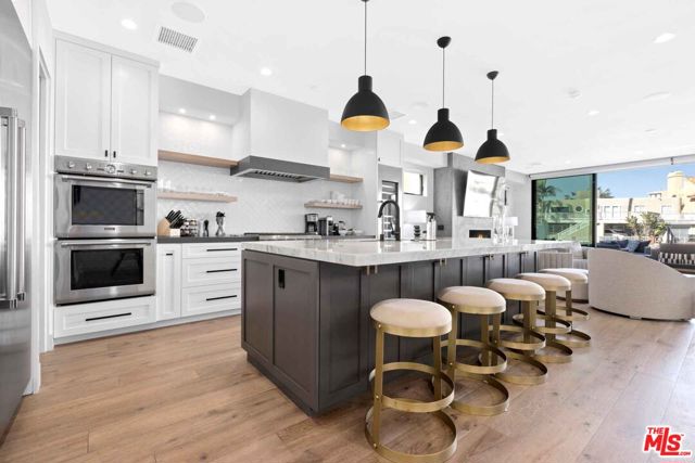 4106 River Avenue, Newport Beach CA: https://media.crmls.org/mediaz/29e72739-1336-49c7-ae2f-2704a9510365.jpg