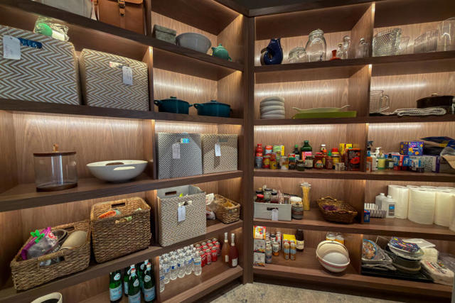 740 N Prescott Drive, Palm Springs CA: https://media.crmls.org/mediaz/29e79c26-cf43-43ca-a48b-f7de4c181f00.jpg