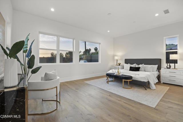 339 Toyon Court, Thousand Oaks CA: https://media.crmls.org/mediaz/29e82bc4-59ed-460e-92d7-5033770fe95a.jpg
