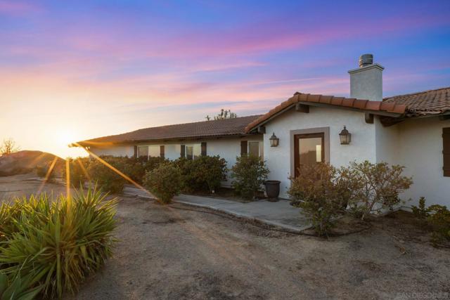 16641 Eagles Crest Rd, Ramona CA: https://media.crmls.org/mediaz/29e8acd9-e1fd-4036-a87b-bda5d8525bee.jpg