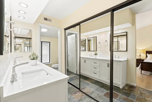 4535 Chateau Drive, San Diego CA: https://media.crmls.org/mediaz/29e96d1b-7a5a-44f1-82aa-5557bf123055.jpg