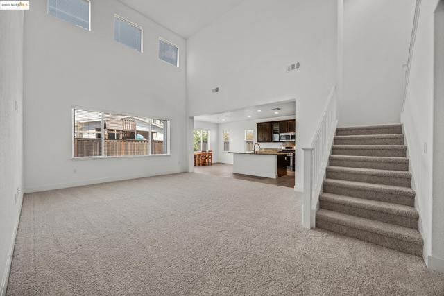 18499 Lewiston Dr, Lathrop CA: https://media.crmls.org/mediaz/29e9e9c7-9ea9-47cb-b8e8-2e3a16783d5d.jpg