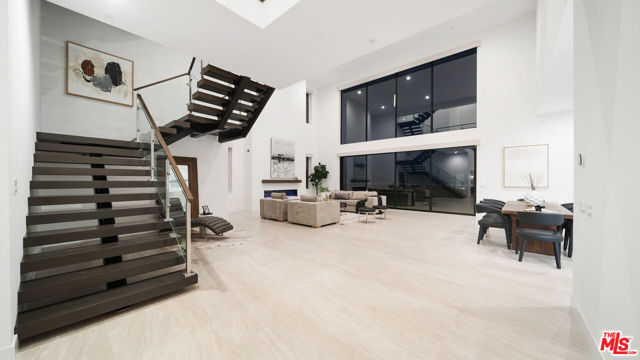 Image 37 of 57 For 11782 Hillsborough Lane
