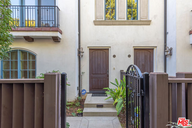 1619 Artesia Boulevard, Manhattan Beach CA: https://media.crmls.org/mediaz/29eacd25-6bae-4f3a-b693-b445e991acd9.jpg