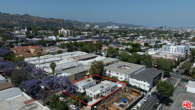 1010 N Edinburgh Avenue, West Hollywood CA: https://media.crmls.org/mediaz/29eb1380-8759-41b5-8c55-10736a8a20bd.jpg