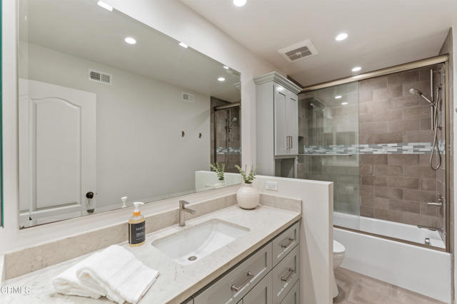 7017 Sonora Court, Ventura CA: https://media.crmls.org/mediaz/29eb1863-2e6b-4862-8e56-e581ffe6958f.jpg