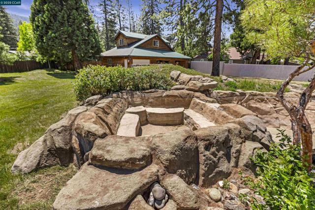 2266 E Main Street, Quincy CA: https://media.crmls.org/mediaz/29eb41cc-a40d-4622-9ba8-47fe8f6644fb.jpg