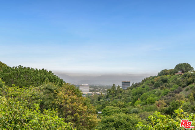 15901 High Knoll Road, Encino CA: https://media.crmls.org/mediaz/29ebc1fb-af31-401d-8e07-32f7516d0f7e.jpg