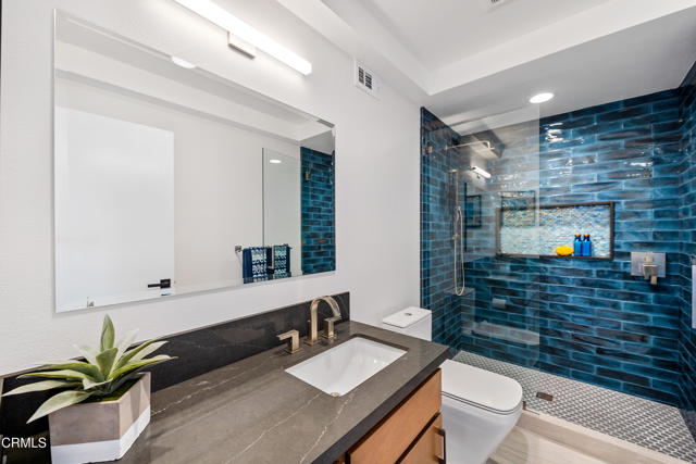 Detail Gallery Image 13 of 59 For 3810 W Hemlock St, Oxnard,  CA 93035 - 4 Beds | 4 Baths