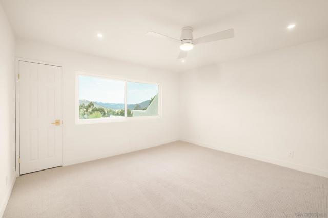 17925 Caminito Pinero, San Diego CA: https://media.crmls.org/mediaz/29ec06d8-4bc3-4665-8cf3-8b63842bbde3.jpg