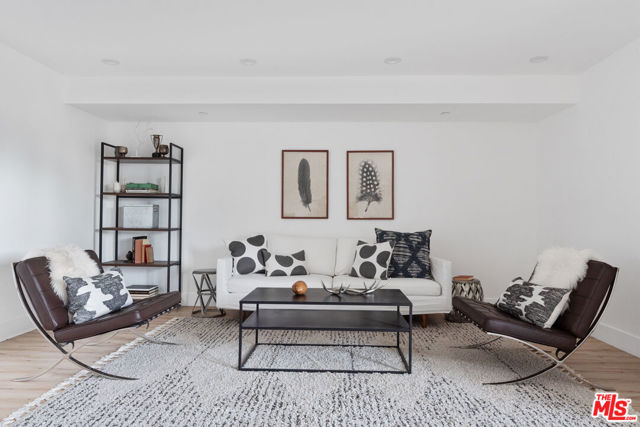 2514 Berkeley Avenue, Los Angeles CA: https://media.crmls.org/mediaz/29ecbaa5-0e7f-4597-8e22-c5a47f62cb7e.jpg