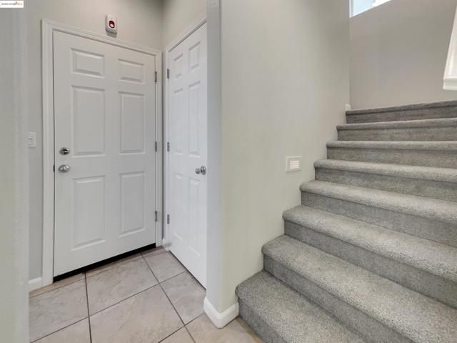 789 King Palm Ln, Brentwood CA: https://media.crmls.org/mediaz/29eccd58-a9ea-464d-8831-e389b54750de.jpg