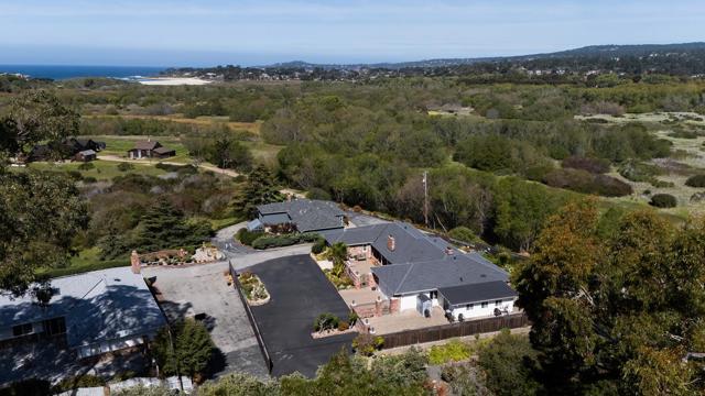 27302 Highway 1, Carmel CA: https://media.crmls.org/mediaz/29edcf44-8147-4d9a-a6a8-903dd248b3fa.jpg