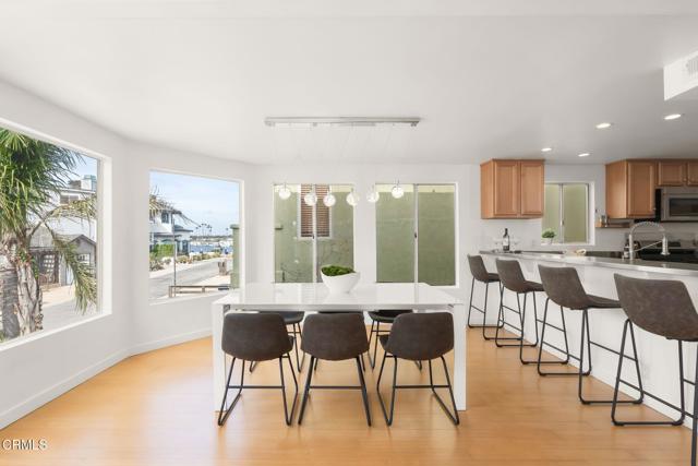 Detail Gallery Image 11 of 45 For 124 San Clemente Ave, Oxnard,  CA 93035 - 3 Beds | 3 Baths