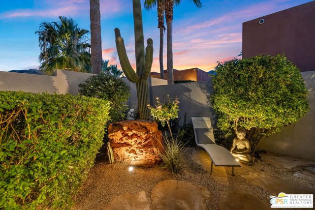 2985 Searchlight Lane, Palm Springs CA: https://media.crmls.org/mediaz/29ee26e6-0788-4813-86c6-aa9d175fd7cb.jpg
