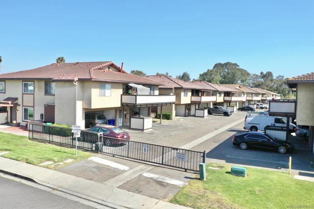 1570 Monterey Pine Dr, San Diego CA: https://media.crmls.org/mediaz/29ee7a32-2f6e-4b32-9d81-59db37145d6e.jpg